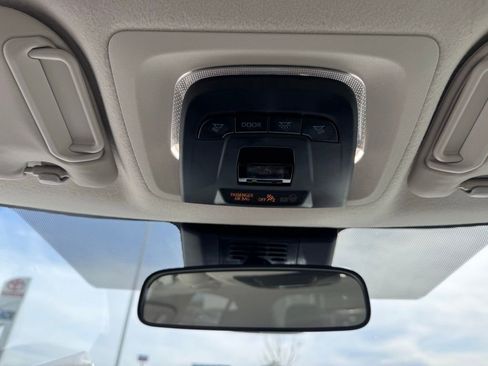 Used 2025 Toyota Corolla LE image 30