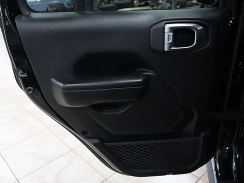 Used 2021 Jeep Wrangler Unlimited Rubicon w/ Steel Bumper Group AWD/4WD image 24