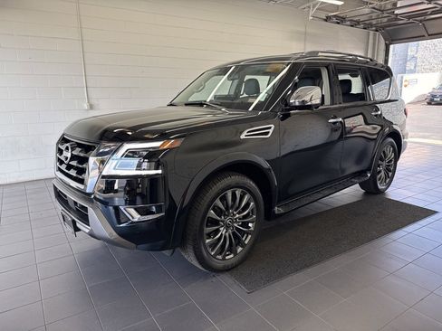Used 2024 Nissan Armada Platinum w/ Captain's Chairs Package image 4