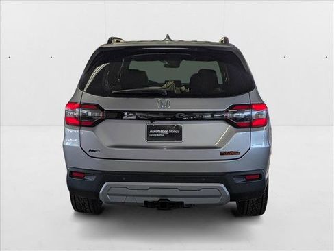 New 2025 Honda Pilot TrailSport image 8