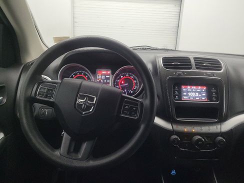 Used 2019 Dodge Journey SE FWD image 22