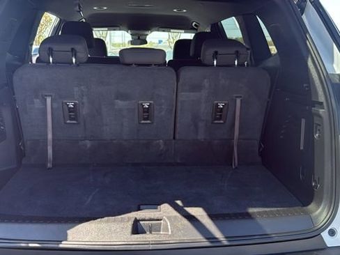 Used 2025 GMC Acadia Elevation FWD image 11