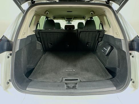 Used 2024 Nissan Rogue SV FWD image 27