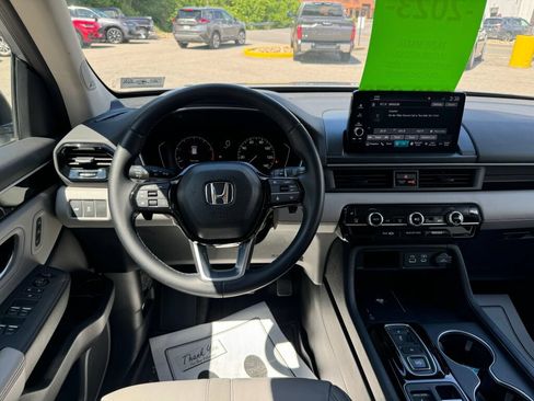 Used 2023 Honda Pilot Touring image 25