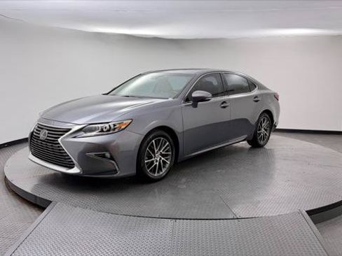Used 2018 Lexus ES 350 w/ Luxury Package w/Wood Trim FWD image 2