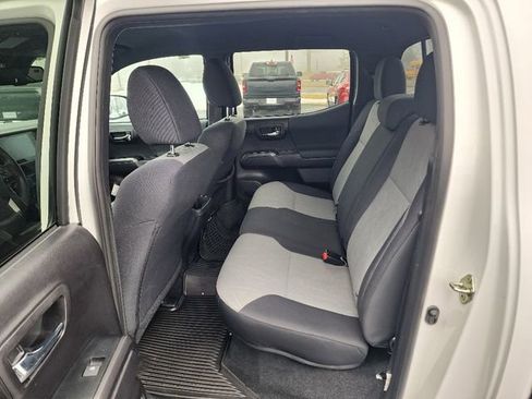 Used 2020 Toyota Tacoma TRD Sport w/ Technology Package image 22