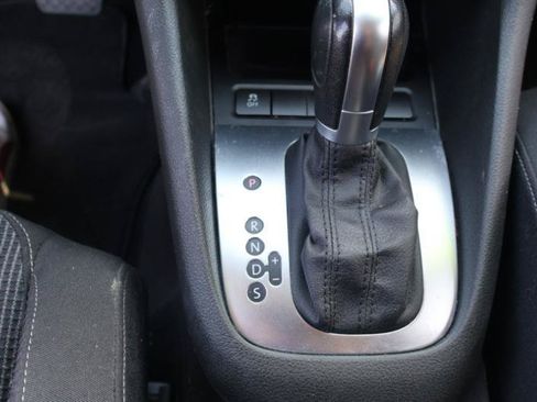 Used 2011 Volkswagen Golf TDI FWD image 24
