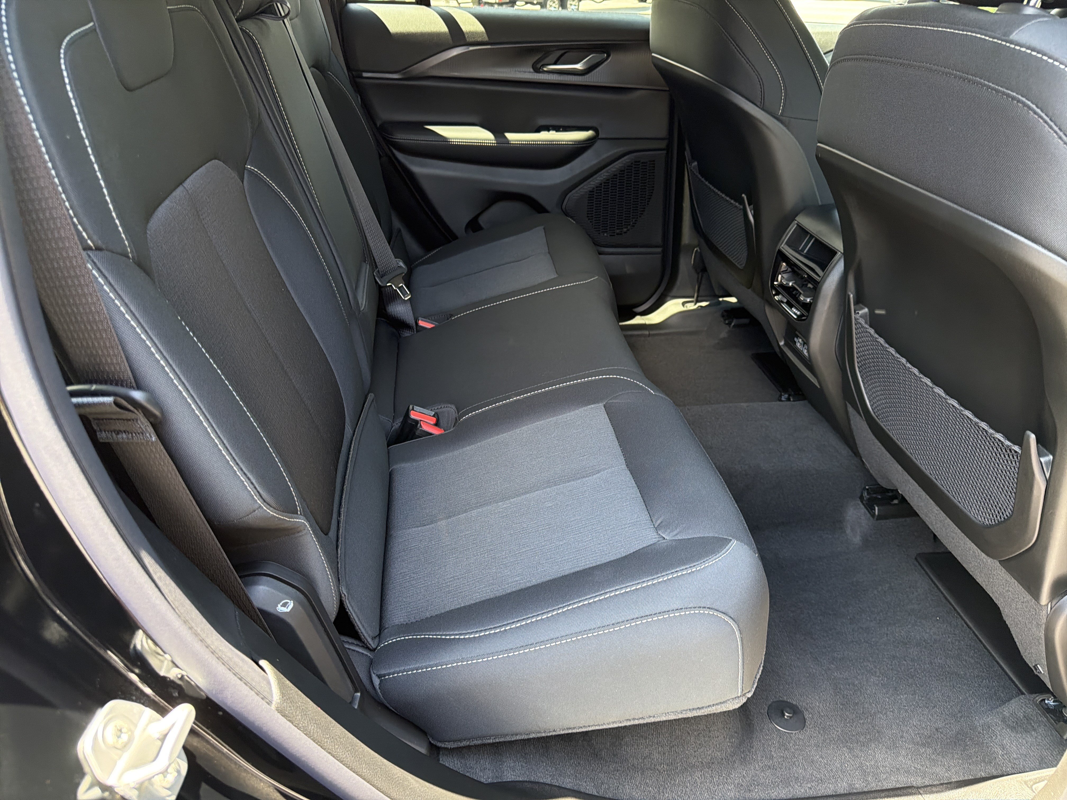 New 2026 Jeep Grand Cherokee Laredo RWD image 18