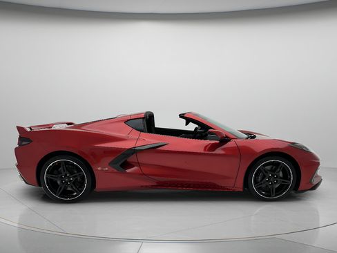 Used 2024 Chevrolet Corvette Stingray Preferred Cpe w/ Z51 Performance Package RWD image 11