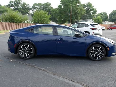 Used 2026 Toyota Prius Plug-In Hybrid FWD image 10