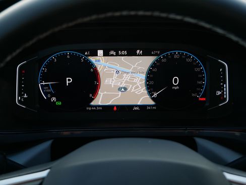 Certified 2024 Volkswagen Taos SEL image 35