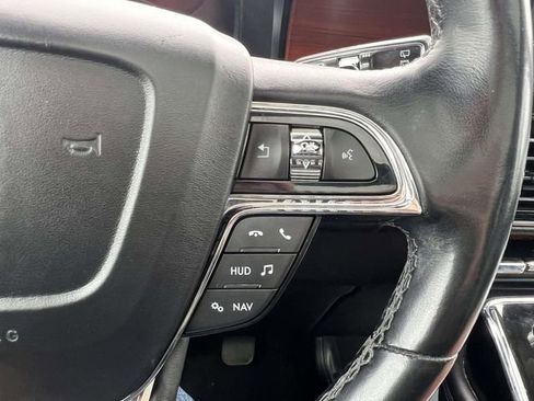 Used 2019 Lincoln Navigator Reserve image 23