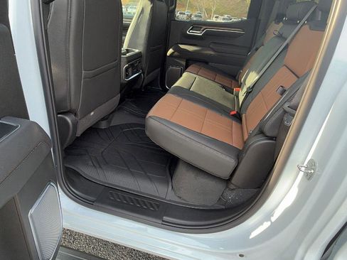 New 2026 Chevrolet Silverado 1500 High Country AWD/4WD image 17