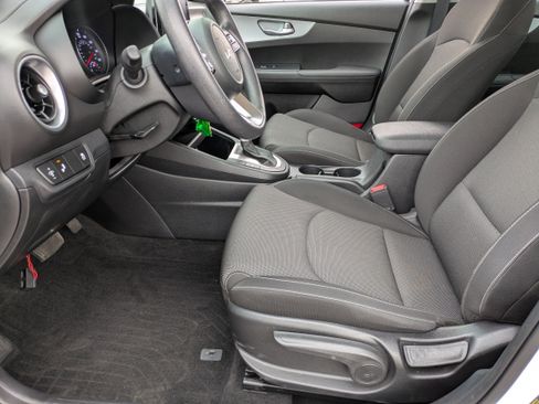 Used 2023 Kia Forte LXS w/ LXS Technology Package image 16
