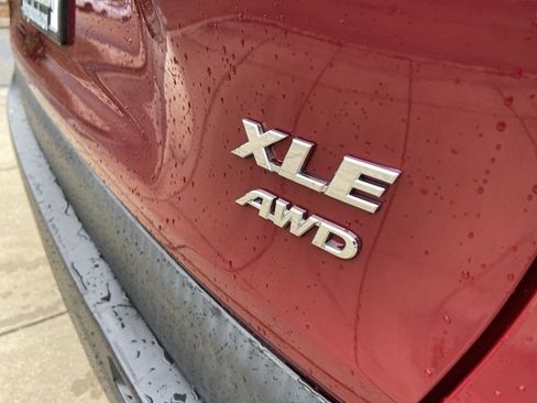 Used 2022 Toyota RAV4 XLE AWD/4WD image 48