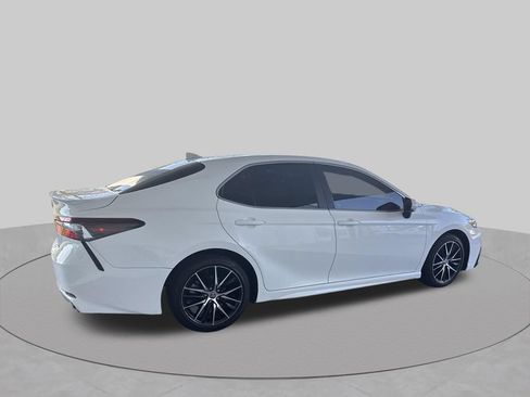 Used 2024 Toyota Camry SE FWD image 11