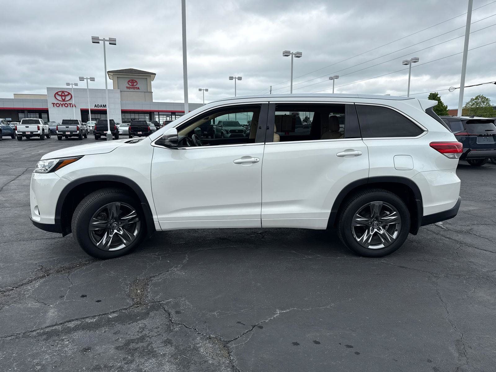 Used 2019 Toyota Highlander Limited Platinum AWD/4WD image 4