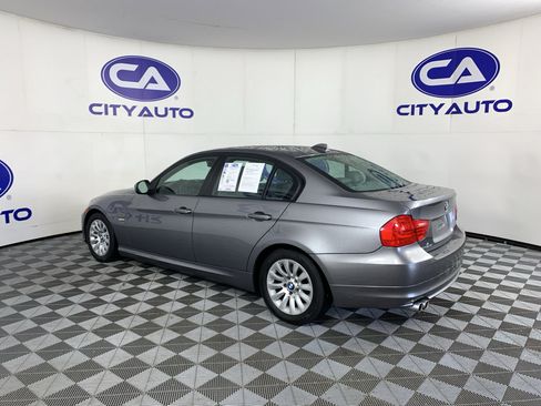 Used 2009 BMW 328i xDrive Sedan AWD/4WD image 5