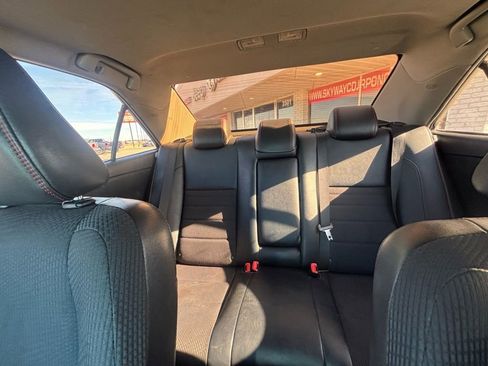 Used 2017 Toyota Camry SE w/ Moonroof Package image 10