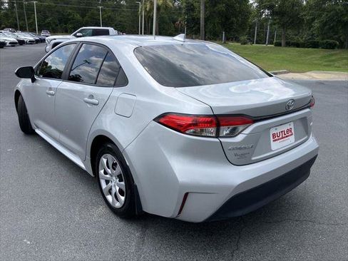 Certified 2025 Toyota Corolla LE FWD image 3