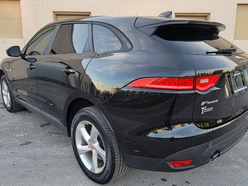 Used 2018 Jaguar F-PACE Premium image 11