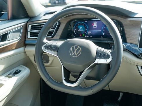 New 2026 Volkswagen Atlas SE FWD image 32