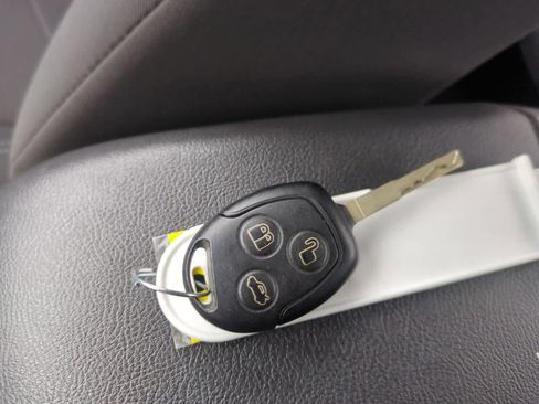 Used 2014 Ford Fiesta SE image 32