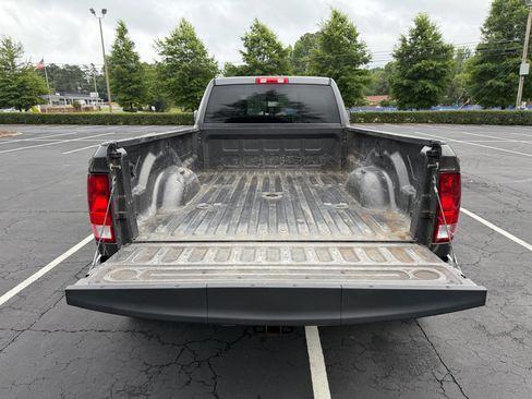 Used 2018 RAM 3500 Tradesman w/ Chrome Appearance Group AWD/4WD image 9