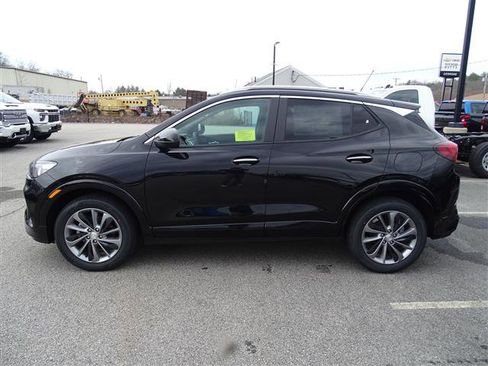 Used 2023 Buick Encore GX Select w/ Sport Touring Package image 2