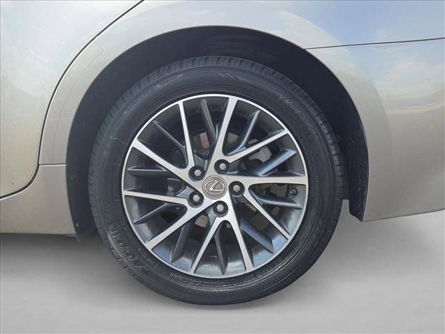 Used 2017 Lexus ES 350 F Sport w/ Luxury Package FWD image 25
