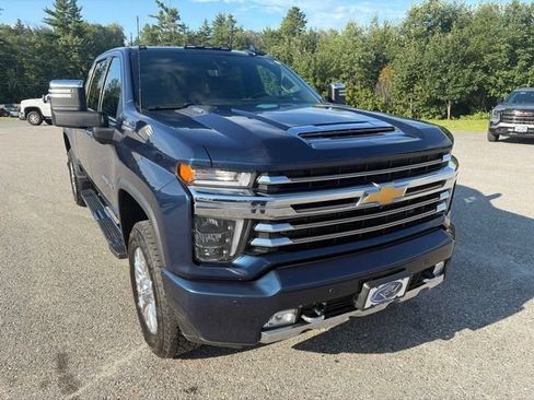 Used 2020 Chevrolet Silverado 2500 High Country w/ Technology Package AWD/4WD image 9