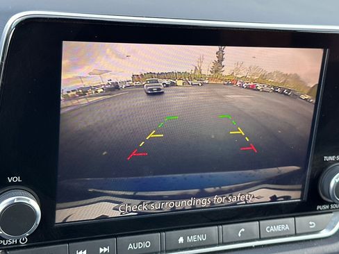 Used 2024 Nissan Rogue SV image 22