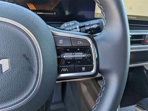 Certified 2025 Kia Sorento S w/ Panoramic Sunroof Package image 31