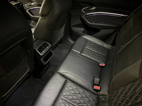 Certified 2023 Audi e-tron S Premium Plus AWD/4WD image 4