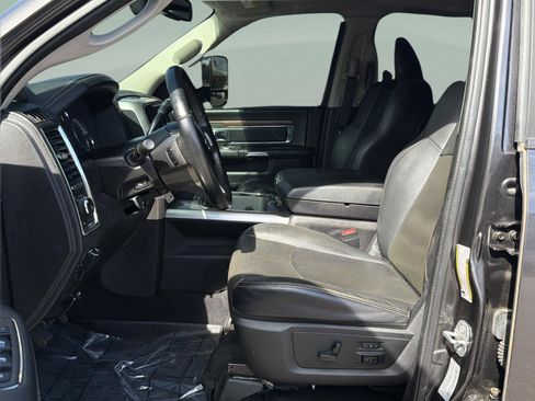 Used 2016 RAM 3500 Laramie image 22