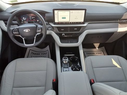 Used 2025 Ford Explorer Platinum w/ Ultimate Package image 18
