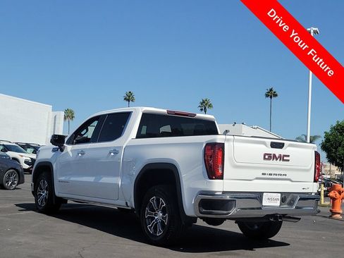 Used 2026 GMC Sierra 1500 SLT RWD image 2