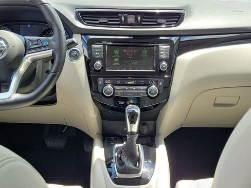 Certified 2022 Nissan Rogue Sport SL image 19