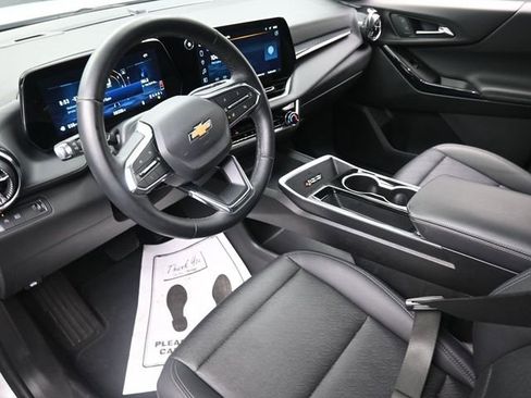 Used 2025 Chevrolet Equinox LT w/ Convenience Package II image 18