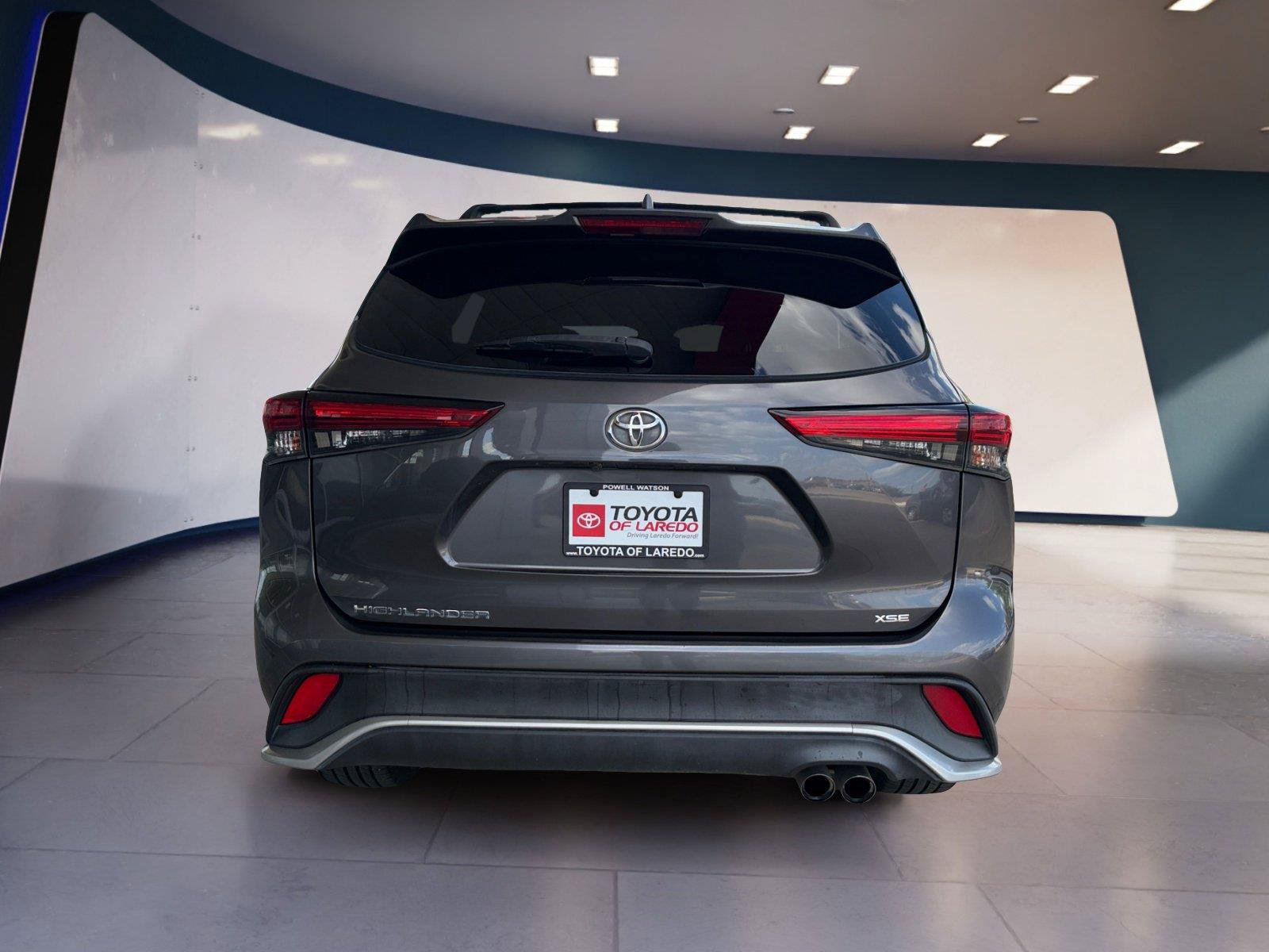 Used 2021 Toyota Highlander XSE FWD image 4