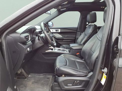 Used 2020 Ford Explorer ST w/ ST Street Pack image 15