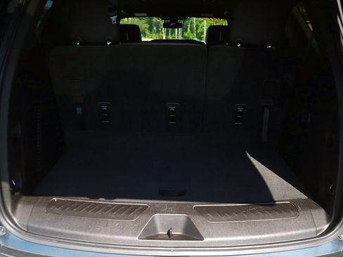 Used 2021 Chevrolet Tahoe LT AWD/4WD image 17