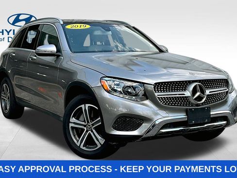 Used 2019 Mercedes-Benz GLC 300 4MATIC w/ Premium Package image 3
