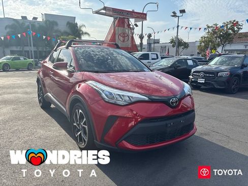 Used 2021 Toyota C-HR XLE FWD image 1