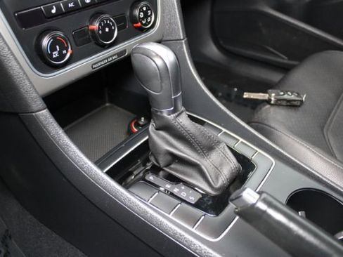 Used 2015 Volkswagen Passat 1.8T Wolfsburg Edition image 13