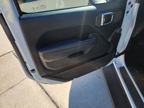 Used 2022 Jeep Wrangler Sport image 12