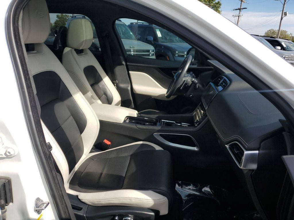 Used 2019 Jaguar F-PACE S AWD/4WD image 39
