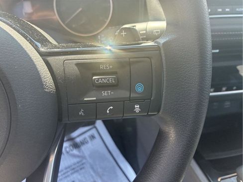 Used 2023 Nissan Rogue SV AWD/4WD image 22