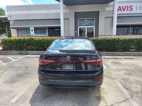 Used 2025 Volkswagen Jetta S image 5