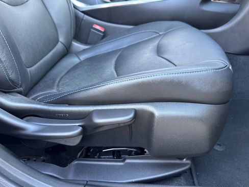 Used 2017 Chevrolet Volt Premier w/ Driver Confidence II Package image 23